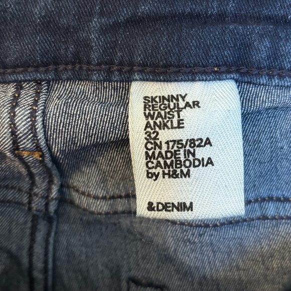 H&M Skinny Jeans - Picture 2 of 3